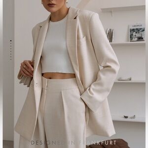 NWOT LICHI Women’s Single- Button Single-Breasted Blazer In Beige Size M.